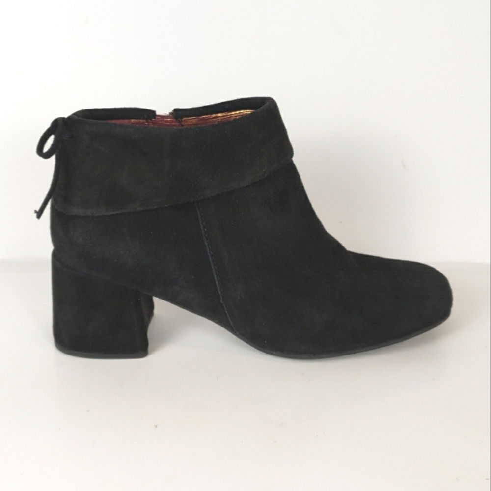 ONO by Born Murray Black Suede Zip Up Bootie 7.5